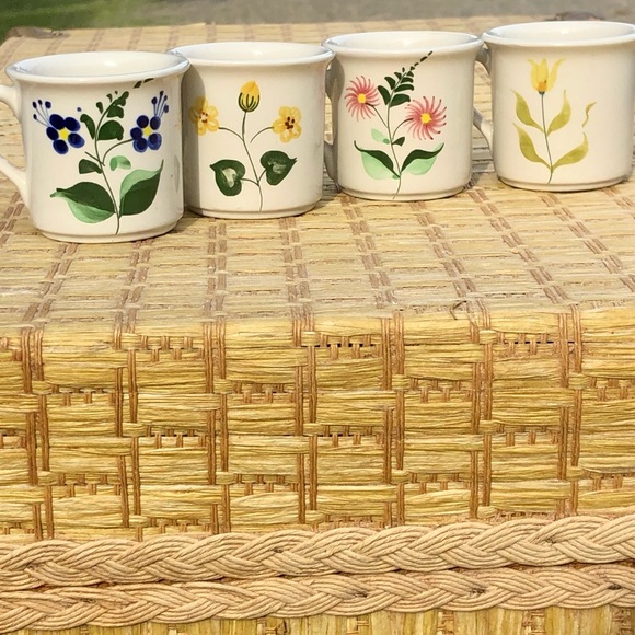 Set of 4 VTG Secla Potery Portugal espresso cups